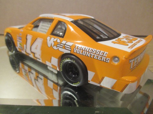 TENNESSEE VOLUNTEERS DIE CAST 1'24SCALE - Picture 8 of 14