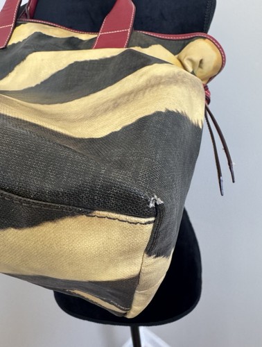 Dooney & Bourke Beuteltasche beschichtetes Canvas Zebra groß schwarz hellbraun rot Handtasche Geldbeutel - Bild 5 von 7