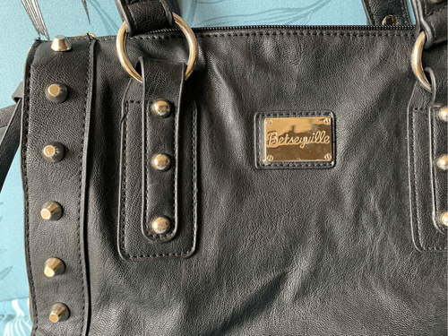 NUOVA BORSA A TRACOLLA Betsey Johnson Betseyville NERA borchiata ecopelle - Foto 10 di 10