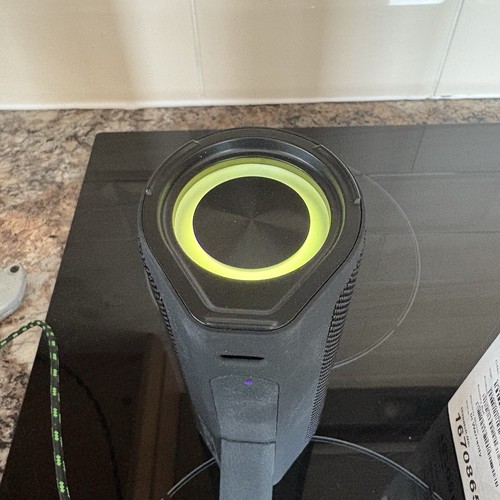 DEFEKT Tragbarer Bluetooth Lautsprecher Wasserdicht Outdoor Lautsprecher LED Licht Verbessert - Bild 9 von 20