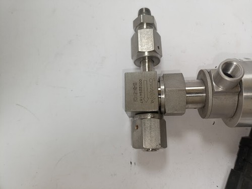 Swagelok SS-4BK-V51-1CM SS Bellows Sealed Valve Gasketed PCTFE Stem Tip NC - Picture 5 of 8