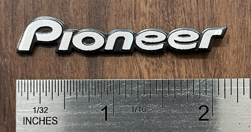 PIONEER Lautsprecher ABZEICHEN Ersatz gebürstetes Aluminium Logo-GM Ford Honda Mazda - Bild 1 von 3