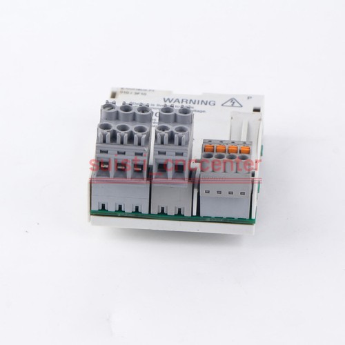 Módulo ONE LENZE E82ZAFPC010 USADO - Imagen 2 de 3