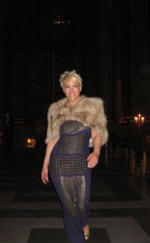 ‘VINTAGE’ AMANDA WAKELEY AUBERGINE PURPLE HEAVILY EMBELLISHED GOWN WEDDING DRESS - Picture 2 of 24