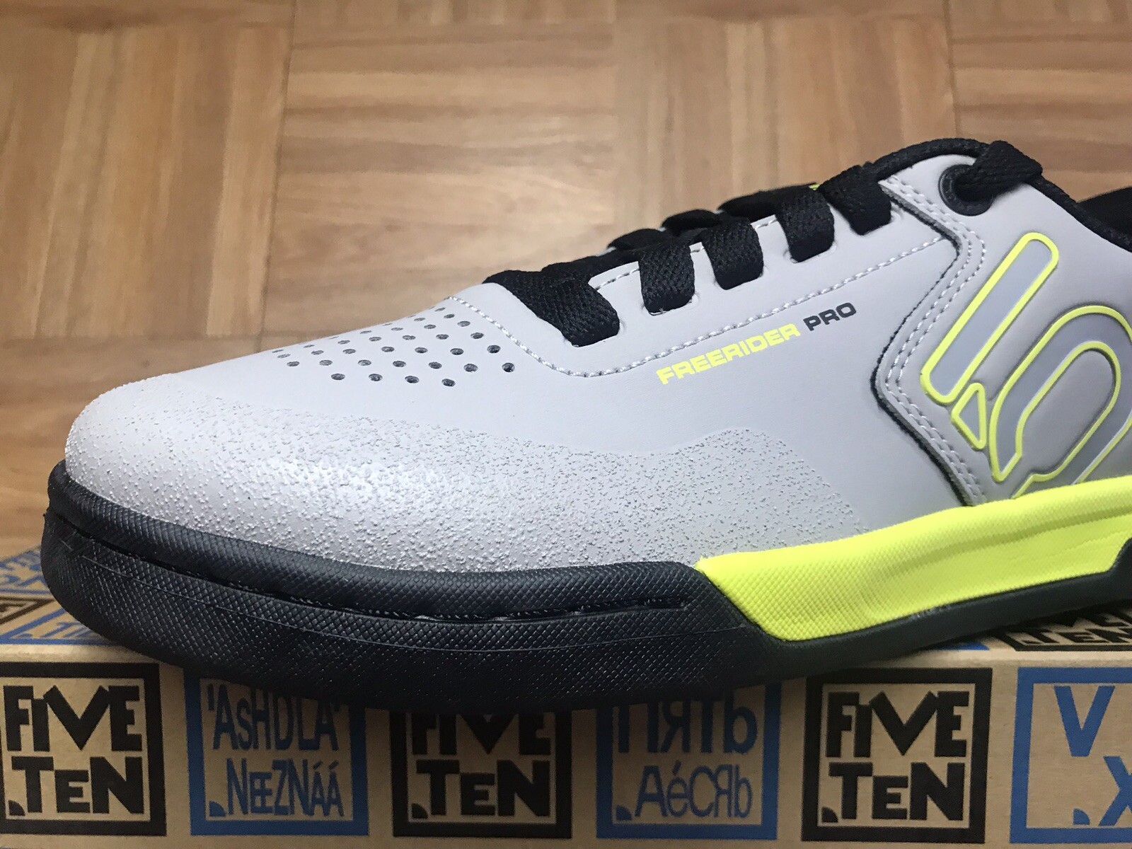 RARE Five Ten Freerider PRO Light Granite Granite Granite Mountain Bike MTB scarpe Sz 8 Downhill 1688fc RARE Five Ten Freerider PRO Light Granite Granite Granite Mountain Bike MTB scarpe Sz 8 Downhill 1688fc