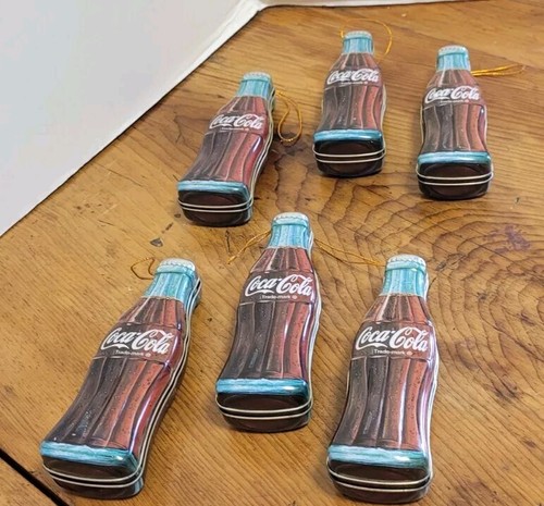 6 Vintage Coca-Cola Cola bemalte Blechflasche geformt Baumschmuck 1 3/4" x 5 3/4" - Bild 4 von 7
