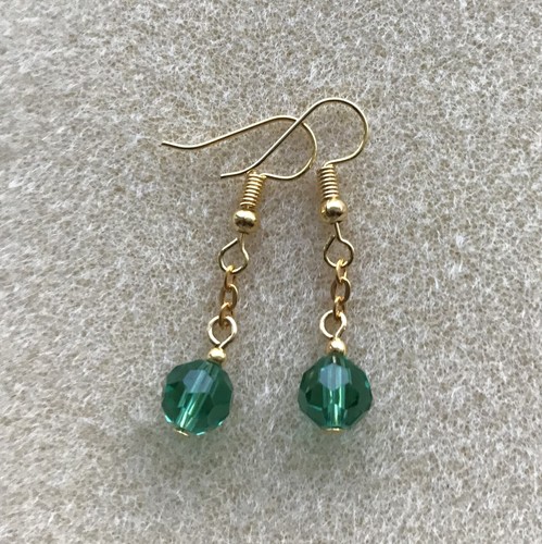 Preciosos pendientes cortos colgantes chapados en oro con cuentas de cristal verde azulado - Imagen 6 de 8