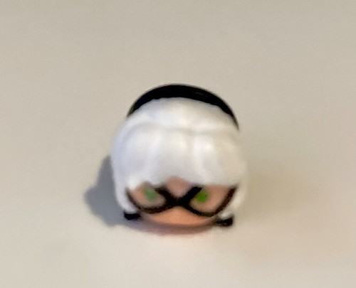 Marvel Tsum Tsum BLACK CAT SMALL Vinyl Figure Retired! - Picture 1 of 6