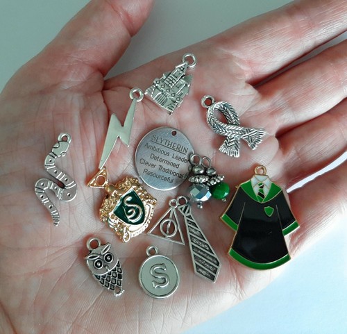 13 Charms Schwein Warzen Haus Zauberer Harry Buch/Film Charms Silber/Gold US-Verkäufer - Bild 47 von 47