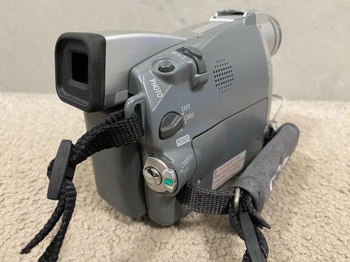 CANON DM-MV630i MiniDV 20x Zoom Digital Video Camera Camcorder - Picture 6 of 12