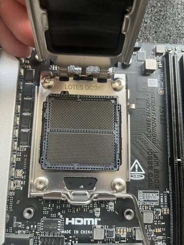 MSI MPG B650I Edge WiFi AM5 Mini-ITX Płyta główna DDR5 USZKODZONA - Zdjęcie 3 z 4