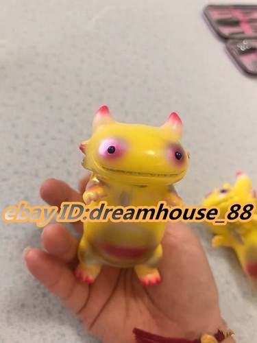 SHOKO NAKAZAWA RANGEAS×BYRON T9G Lion Dance Yellow Vinyl Figure SOFUBI-Set/2Pcs - Picture 2 of 5