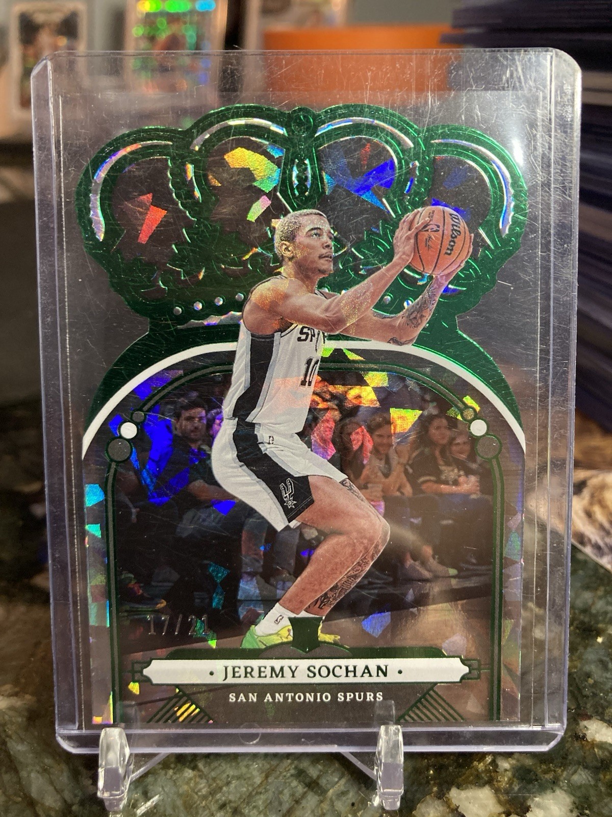 2022-23 Panini Crown Royale - Jeremy Sochan #53 Green Crystal 17/21 (RC) INVEST