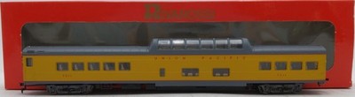 Rivarossi 2763 HO Scale Union Pacific Vista Dome Car #7011 LN/Box