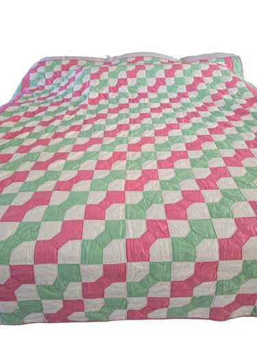 Vintage Bow Tie Quilt Handmade Pink and Green 77"x82" - Picture 1 of 8