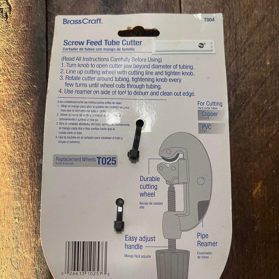 Cortador de tubo de alimentación de tornillo artesanal de latón Foto 2 de 3