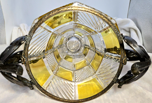 Antique Art Nouveau Cut Crystal Vase 11" Yellow Tint Ornate Bronze Handles - Imagen 5 de 12