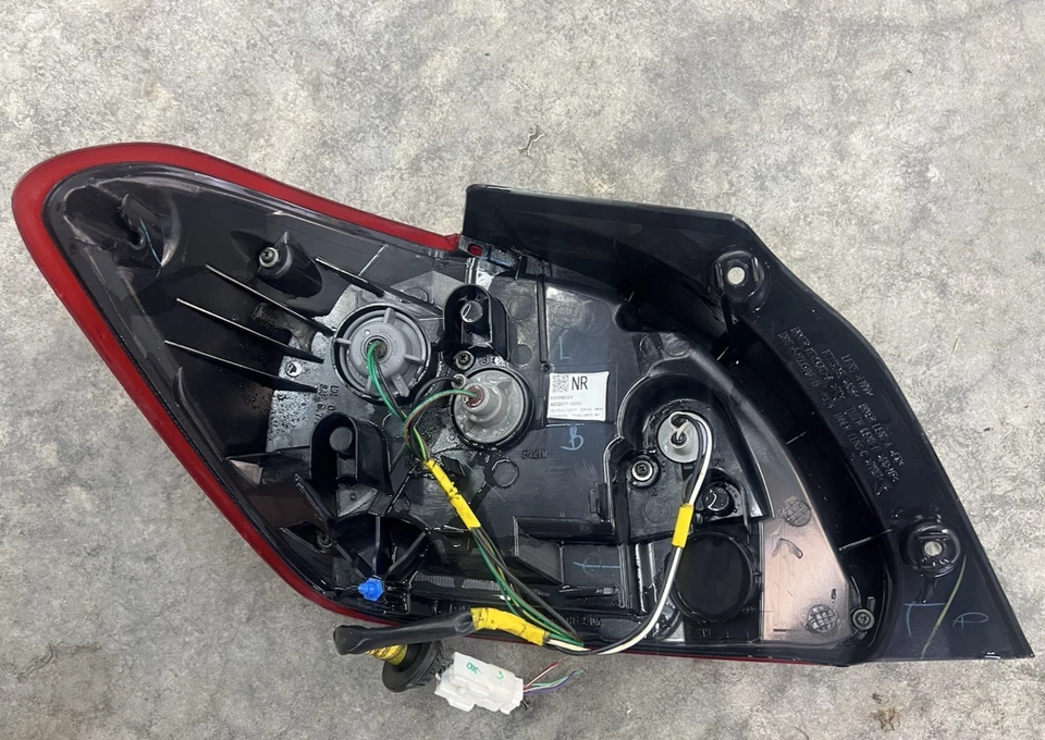 Оригинальный правый задний фонарь для Mitsubishi Mirage 2017–2019 годов выпуска ADQ071-0000 - Изображение 2 из 4