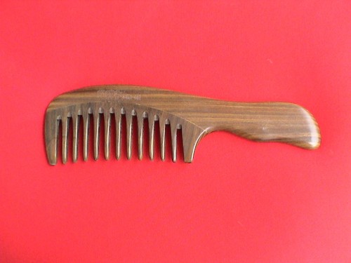 7,75" HERVORRAGENDE QUALITÄT BREITER FEST GEZAHNTER SANDELHOLZKAMM MIT GRIFF! - Bild 1 von 2