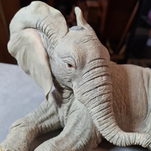 Tuskers Elephants: 'Gentle Touch' 90990, 2002, damaged - Picture 2 of 10