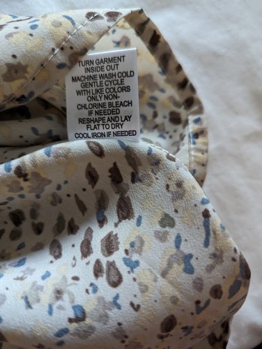 Coco Carmen Eliza V-Neck Tunic Top Size S/M Tan Splatter Pattern NWT - Picture 6 of 7