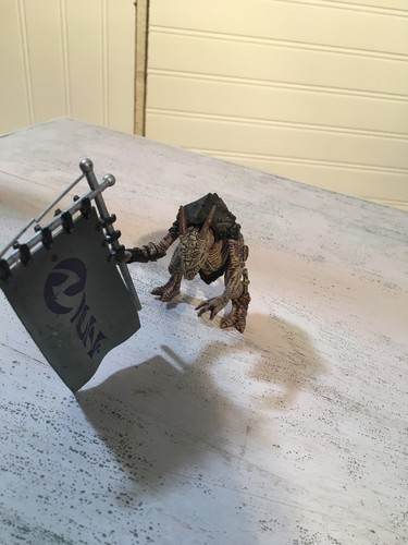 SPAWN Weapon Dark Ages Iguantus Flag McFarlane Original Figure Accessory 714