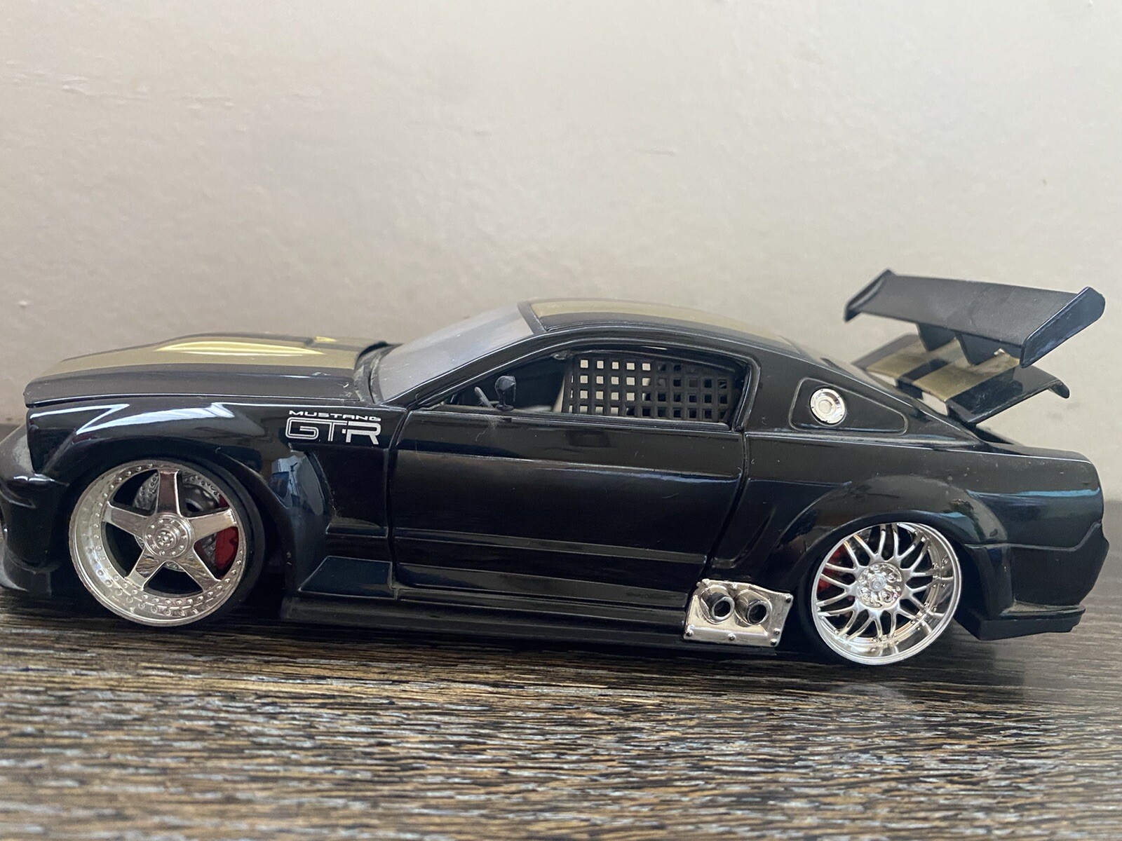 Picture 5 of 10