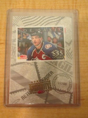 1997-98 Donruss Priority Stamps Joe Sakic #9 Colorado Avalanche - Picture 1 of 2