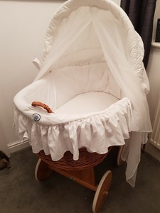 wicker crib on wheels