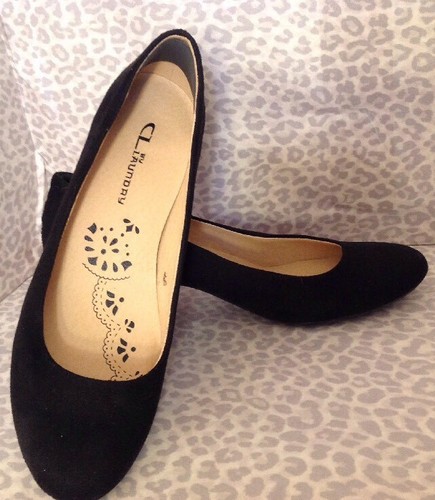 Women's 6 1/2 CL By Laundry Black Suede Heels - Picture 12 of 12