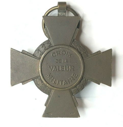 French Cross of Military Valour Bronze 1950's original 41 x 36 mm - Picture 2 of 3