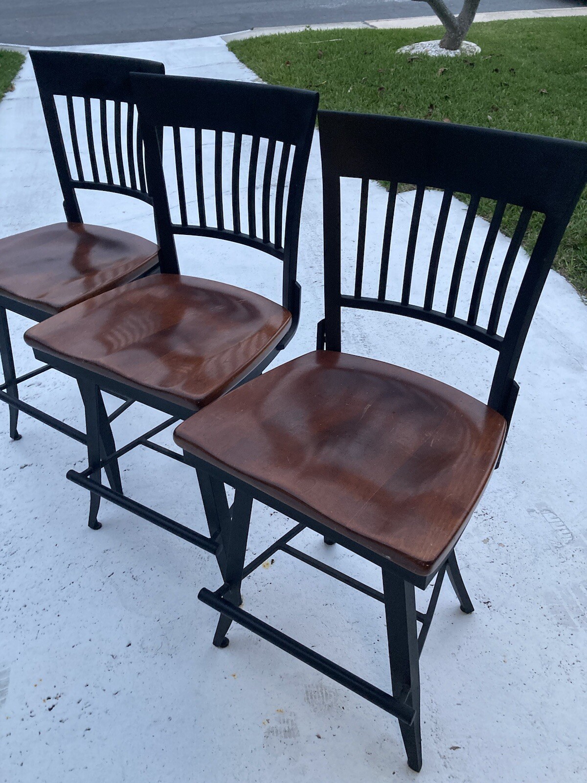 Set Of 3 Nichols and Stone Swivel Barstools. Sturdy, Durable and