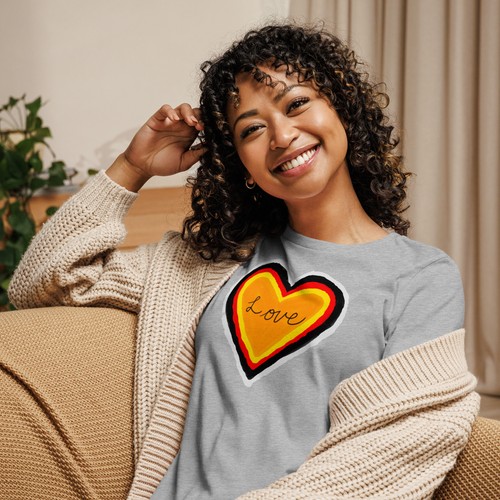 Retro Love Heart T-Shirt – 70s Style Graphic Women's Relaxed T-Shirt - Picture 7 of 10