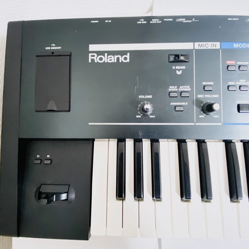 Roland JUNO-STAGE 76 key Synthesizer Black keyboard - Image 2 of 4