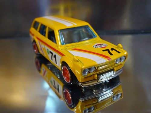 Hot Wheels Workshop Real Riders Custom '71 DATSUN BLUEBIRD 510 WAGON. - Picture 5 of 15