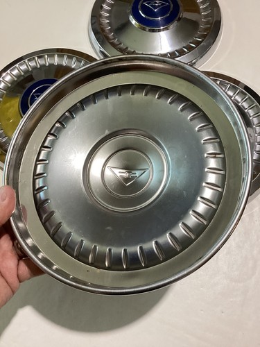 Vintage 1960-64 Chevrolet Corvair/Nova 9 1/2” Hub Cap Center - Imagen 5 de 19