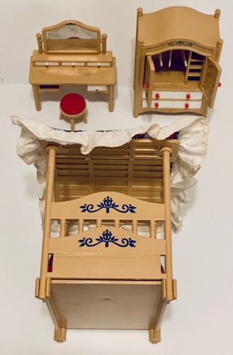 TOMY Bed Room Furniture Dollhouse Miniature Doll Bed Canopy Dresser Vanity,.. - Picture 10 of 12
