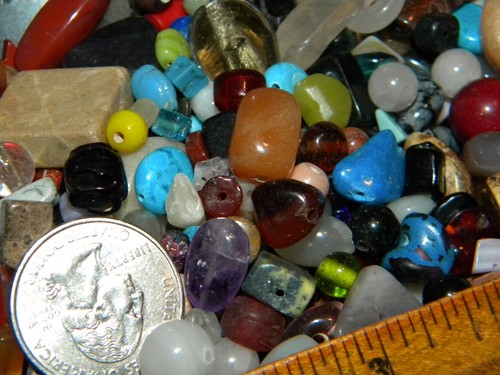 NEW 1/2 (lb) LOOSE BEADS LOT Colorful GEMSTONES, NUGGET, Agate, semi-precious - Picture 6 of 14