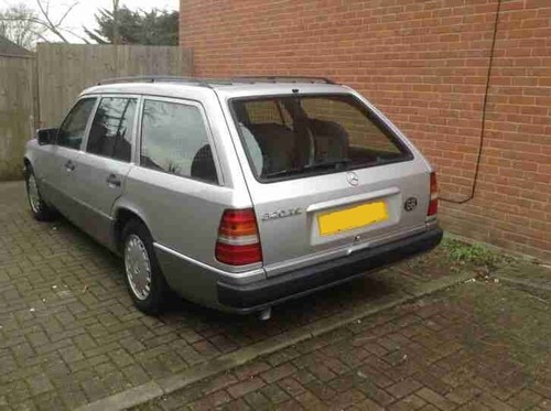 Mercedes E W124 86-93] 300 TD Diesel Engine Bracket Mounting Holder - Picture 8 of 8