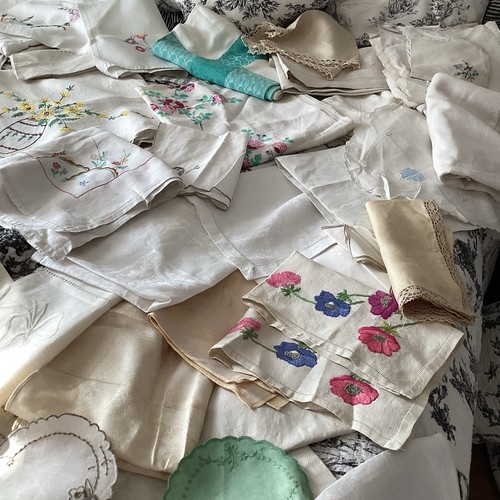 ☘️Antique/vintage Bundle Lot Of 100 Items Of Linen T/cloths Napkins Ect ☘️