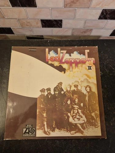 Led Zeppelin-II LP VG+/VG German Import GF Atlantic Rec. 40 037 (SD-8236)