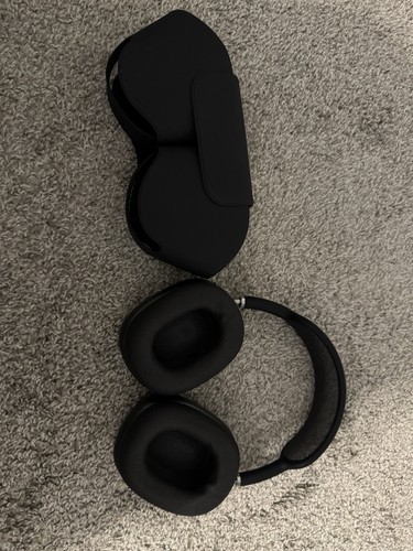 Écouteurs supra-auriculaires Apple AirPods Max noir port Lightning ANC - Photo 4 sur 5