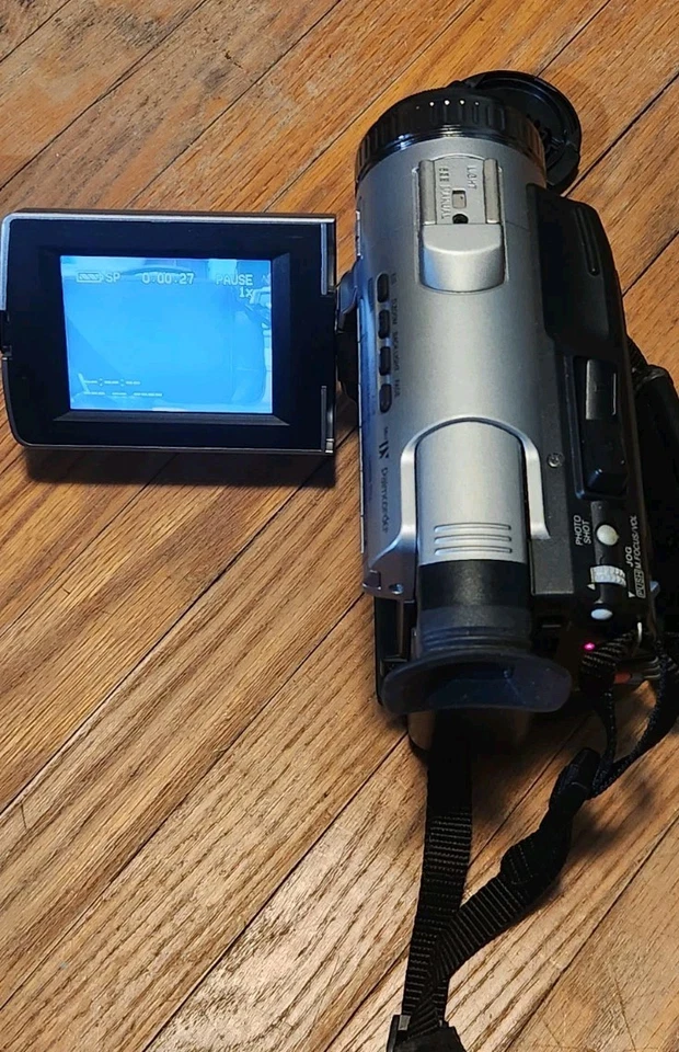 Panasonic Palmcorder PV-DV401D Video Digital Camcorder With Accessories Tested!! - Image 4 of 4