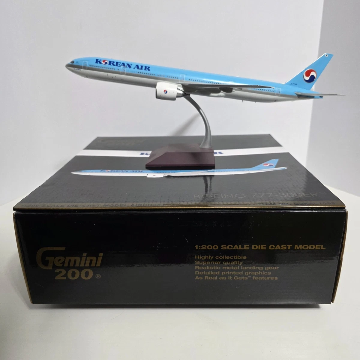 1/200 Korean Air B777-200航空機モデル (ヘルパ製) Korean Air Boeing 777-200ER HL7752 Pyeongchang 2018 Phoenix