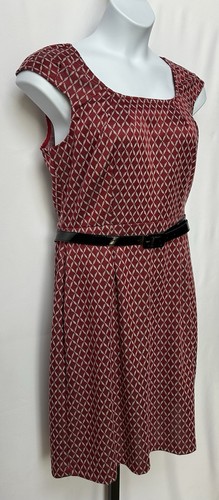 Signature by Sangria ladies dress size 16 dress with belt. - Picture 7 of 11