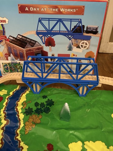 Thomas & Friend Holzeisenbahn-Set "Ein Tag im Werk" Originalkarton - Bild 9 von 18