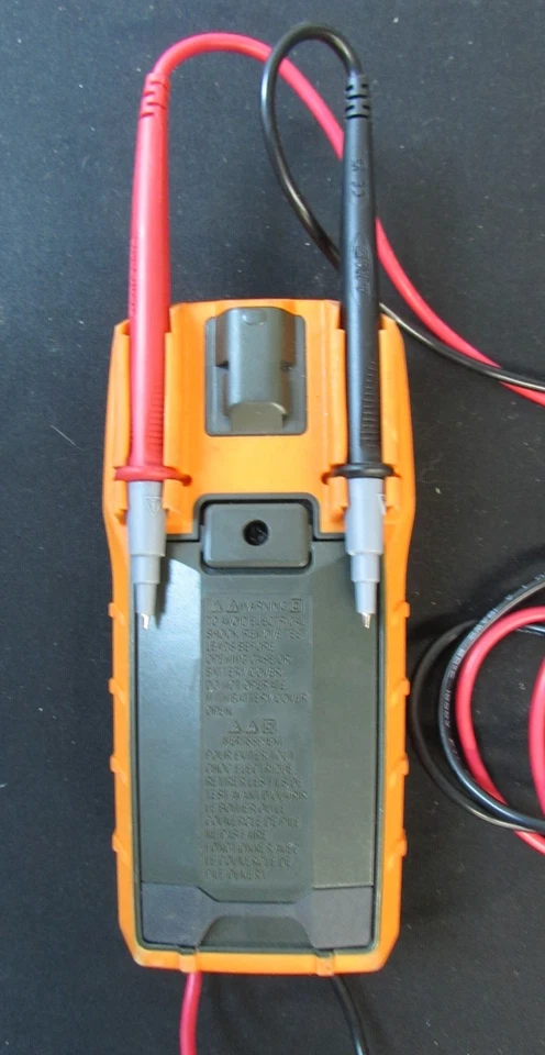 Klein Tools Multímetro, Probador de Voltaje y Salida, Paquete de Termómetro Digital A8 Foto 3 de 4