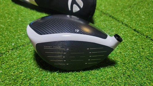 Taylormade Sim2 MAX 9 / 9.0 degree Driver Head Only Right handed w/cover - Picture 6 of 8