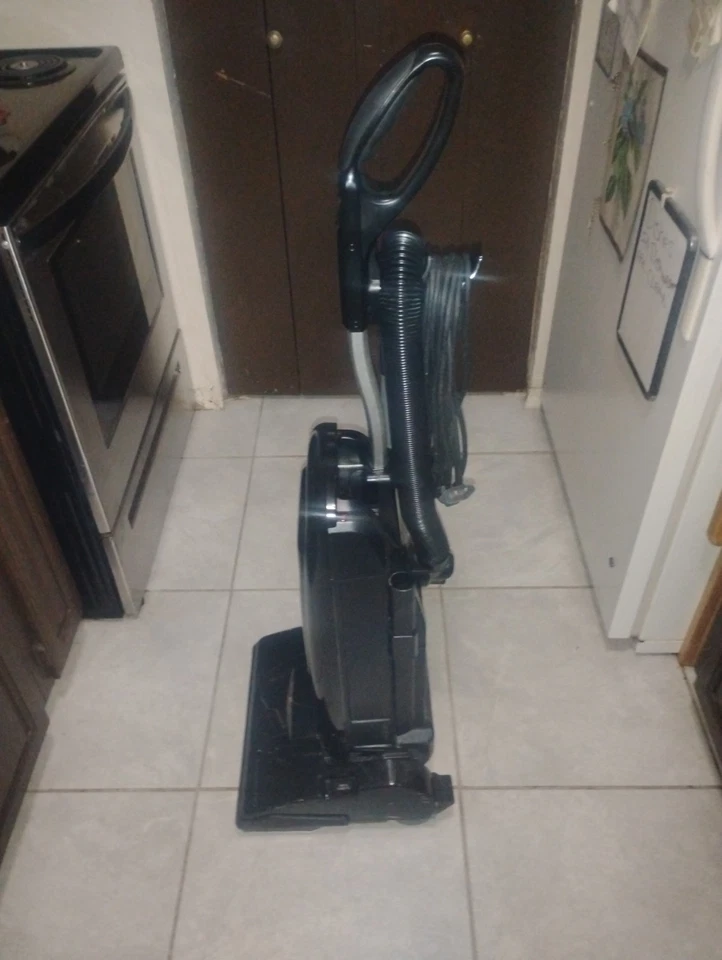 Simplicity S20D Symmetry Black Upright Vacuum Cleaner - Image 3 of 4