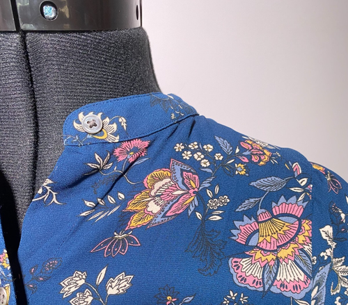 Levis Shirt Women Small Dark Blue Flowers Casual Relaxed - Picture 3 of 13